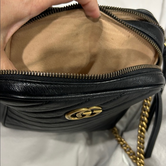 Authentic Gucci Black Marmont Double Zip Vertical Camera Bag - Picture 5 of 10